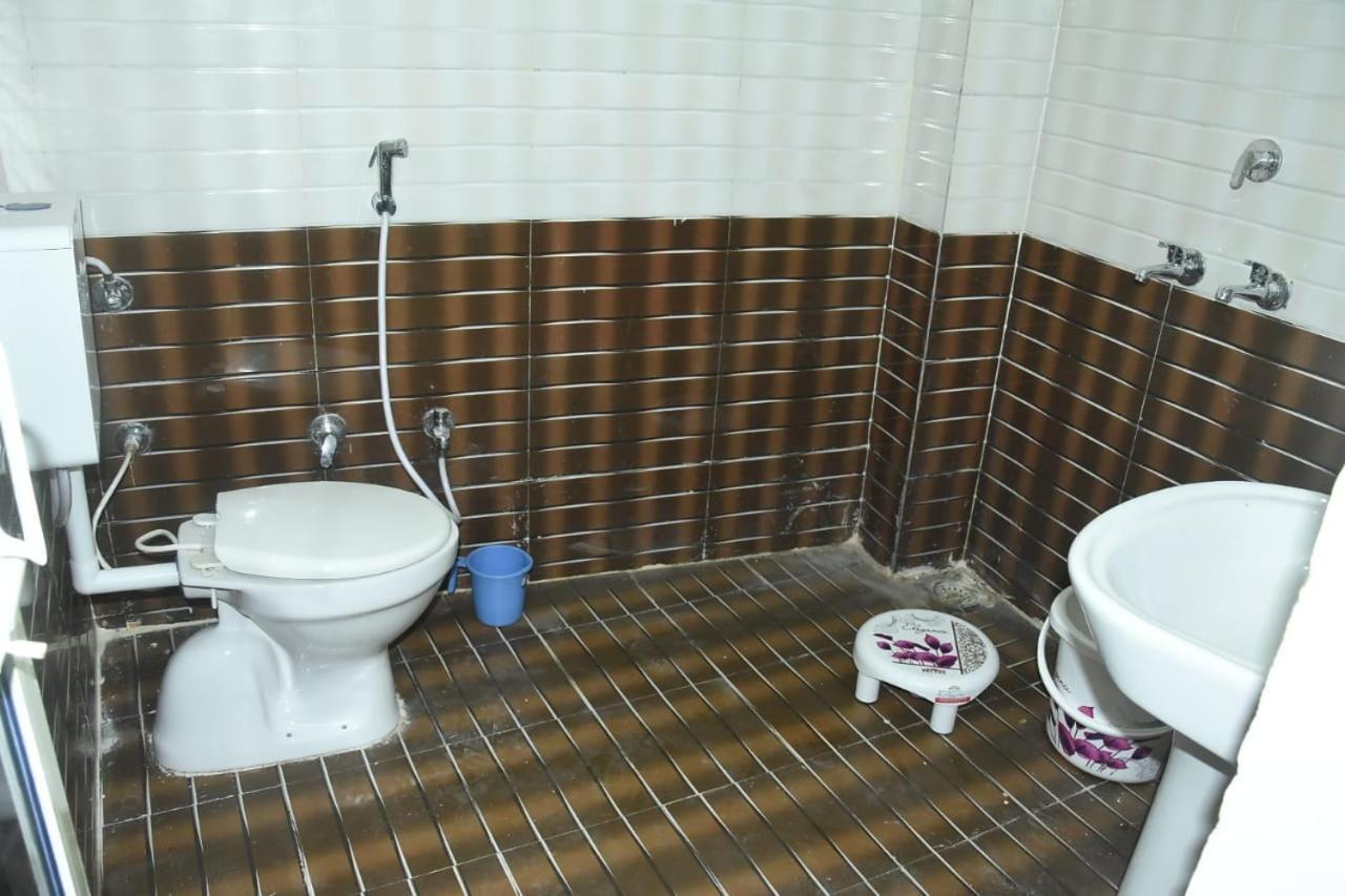 Hotel Shivanjali Palace Уджайн Екстериор снимка